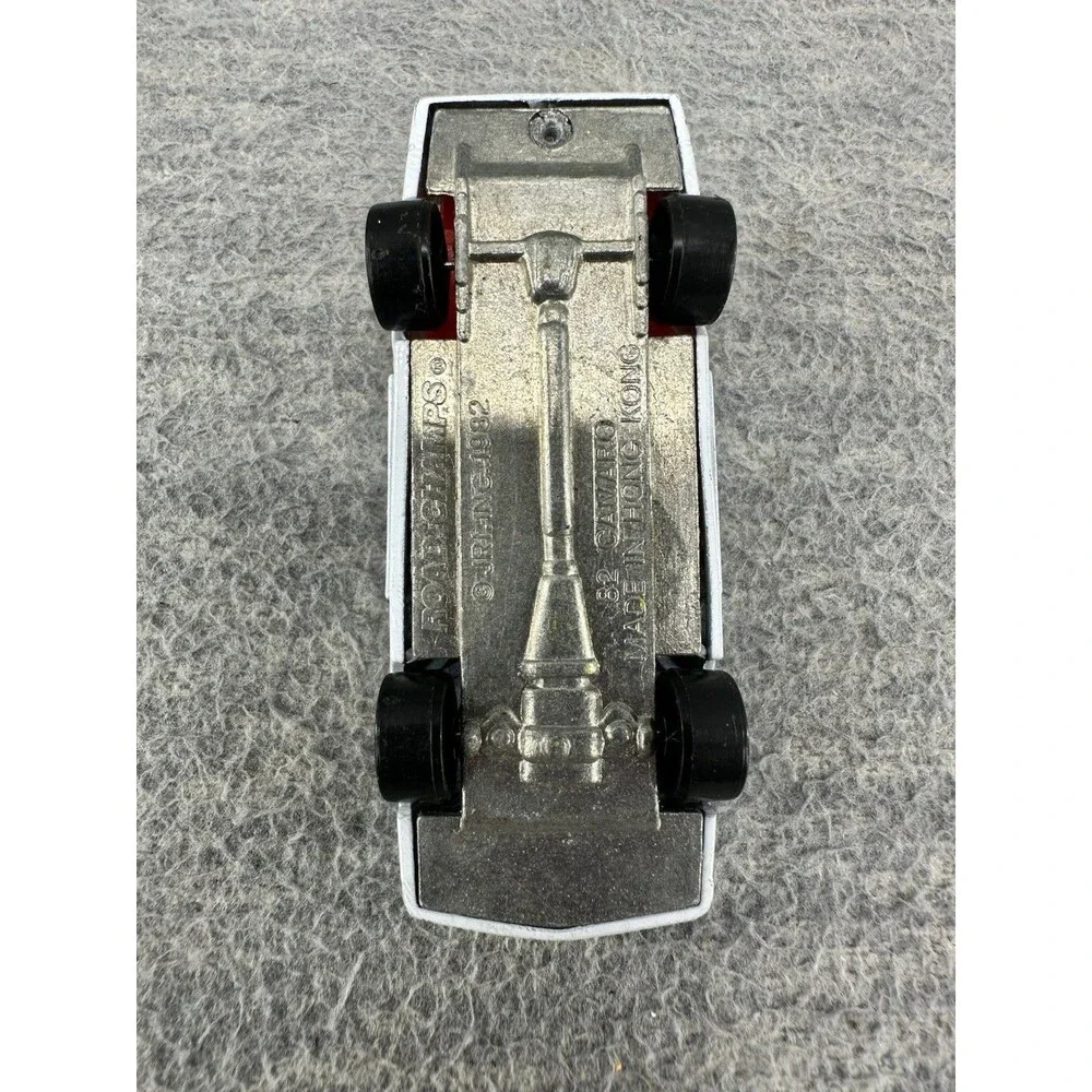 ROAD CHAMPS Classic Sports Die Cast Camaro White Car T5